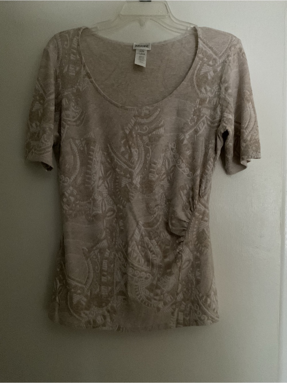Vintage Arianne Short-Sleeve Scoop Neck top in Taupe size large